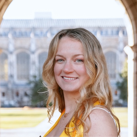 Meet your Posher, Liz - Picture 1 of 1